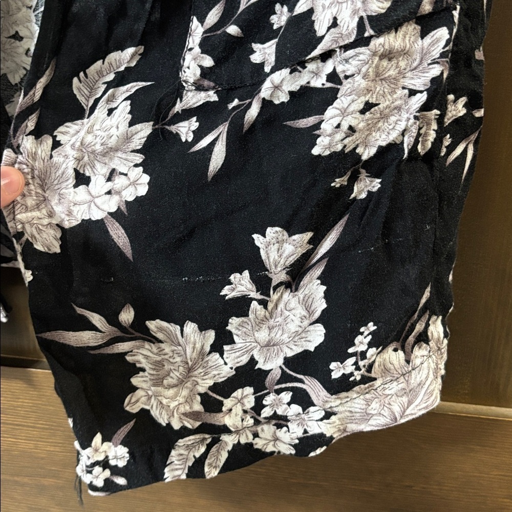 Spiritual Gangster Maya Floral Black and White Kimono With Pockets One Size - Picture 4 of 9